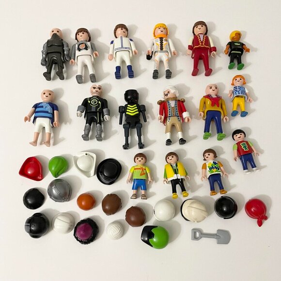Assorte Lot of Playmobil Figures Accessories Toys - Picture 2 of 12